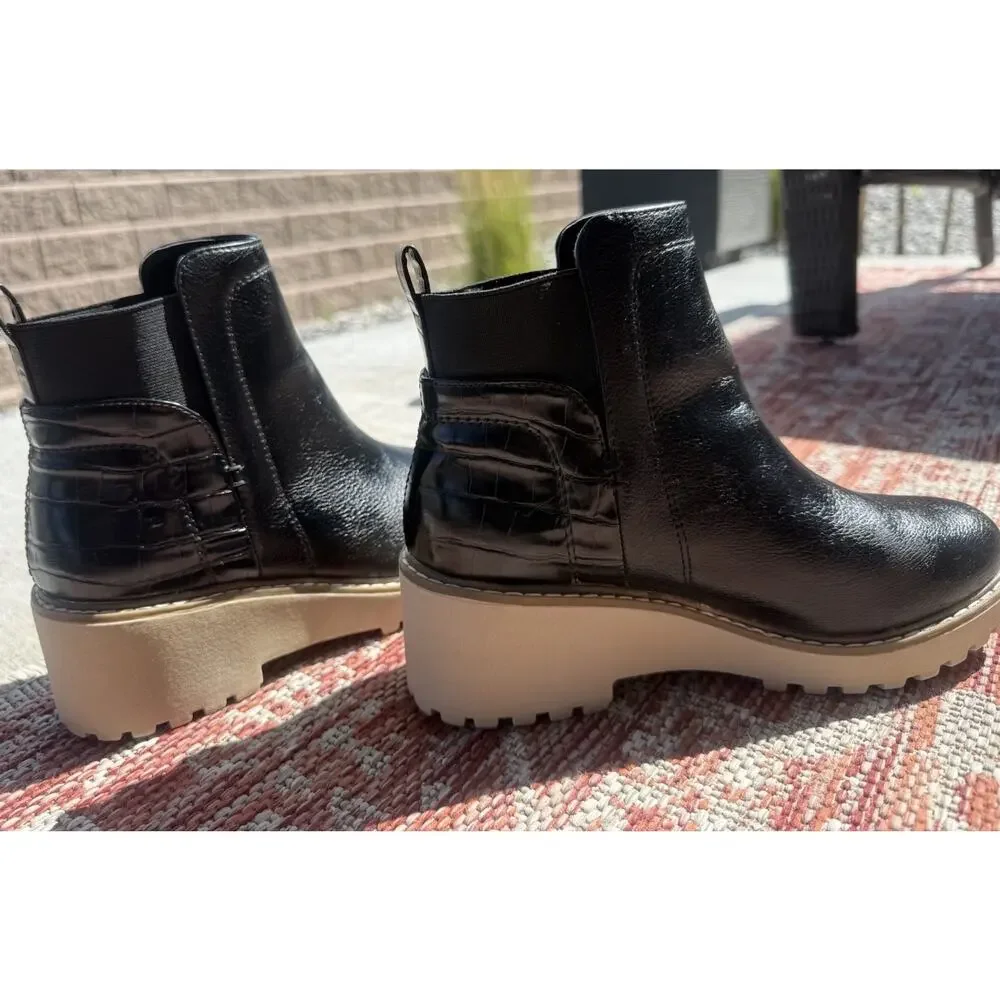 DV by Dolce Vita Black Chelsea Boots Women’s Size 6 Worn Once Excellent